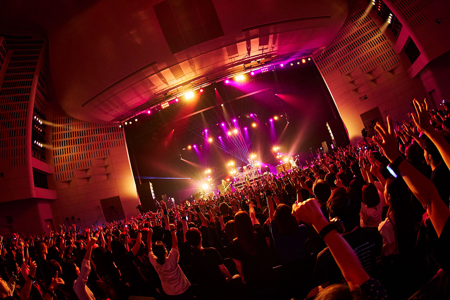 2024/10/15 <br>35th ANNIVERSARY TOUR 2024 ERA TO ERA "SHINING BRIGHTLY"